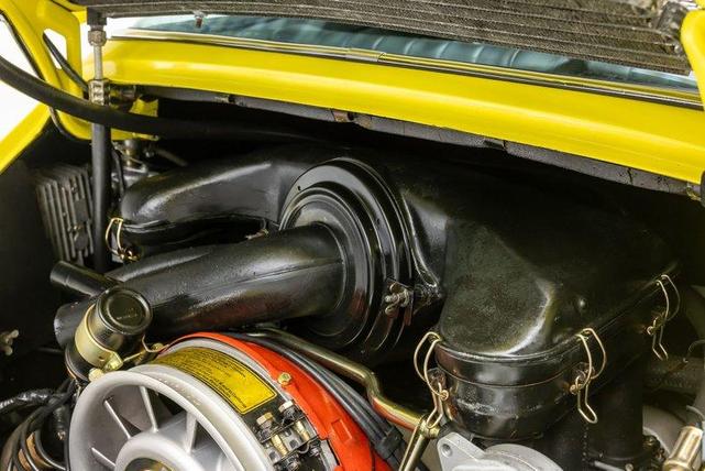 Photo of 1971 Light Yellow Porsche 911