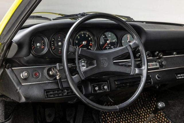 Photo of 1971 Light Yellow Porsche 911