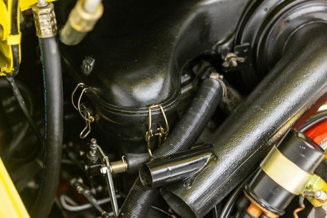 Photo of 1971 Light Yellow Porsche 911