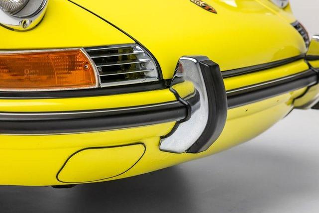 Photo of 1971 Light Yellow Porsche 911