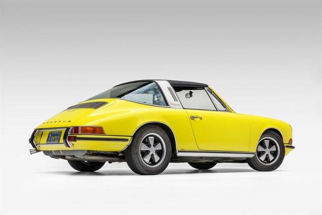 Photo of 1971 Light Yellow Porsche 911