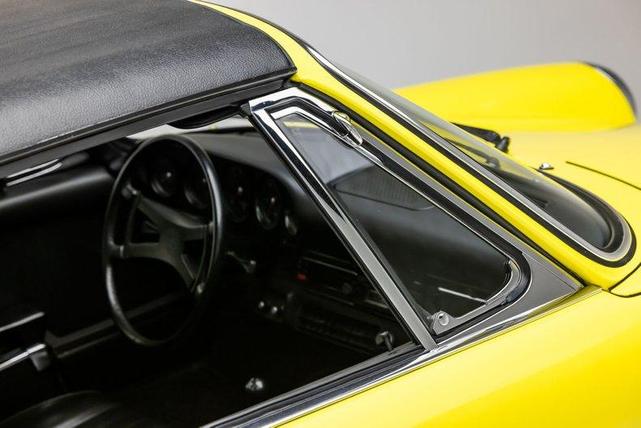 Photo of 1971 Light Yellow Porsche 911