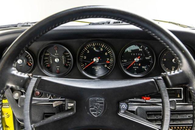 Photo of 1971 Light Yellow Porsche 911
