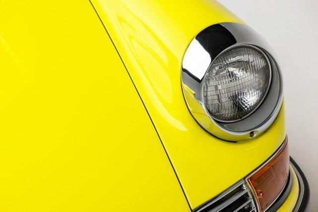 Photo of 1971 Light Yellow Porsche 911