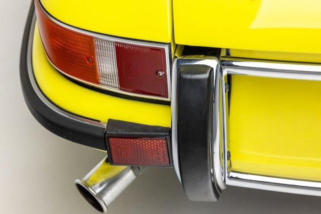 Photo of 1971 Light Yellow Porsche 911