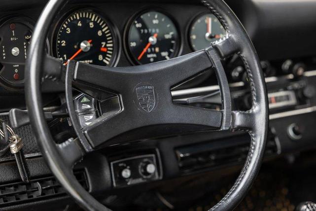 Photo of 1971 Light Yellow Porsche 911