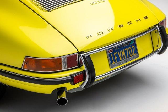 Photo of 1971 Light Yellow Porsche 911