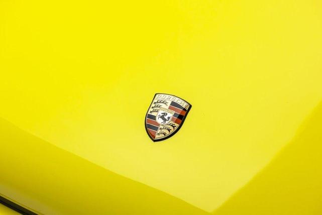 Photo of 1971 Light Yellow Porsche 911