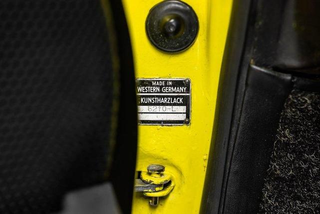 Photo of 1971 Light Yellow Porsche 911