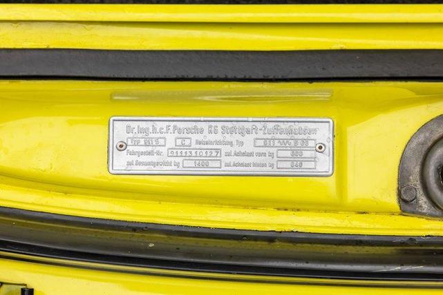 Photo of 1971 Light Yellow Porsche 911