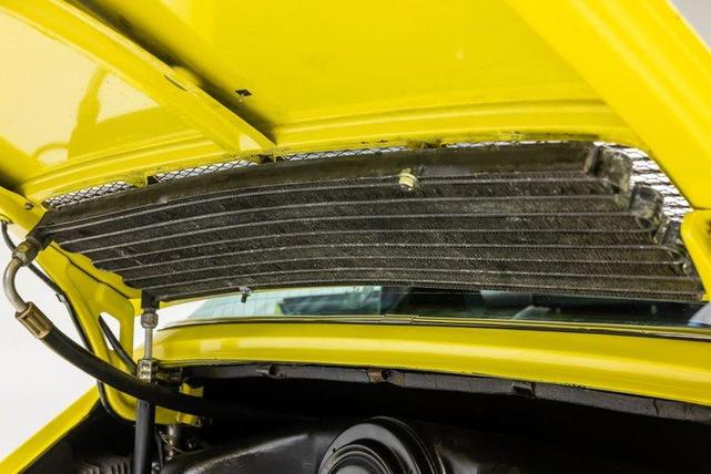 Photo of 1971 Light Yellow Porsche 911