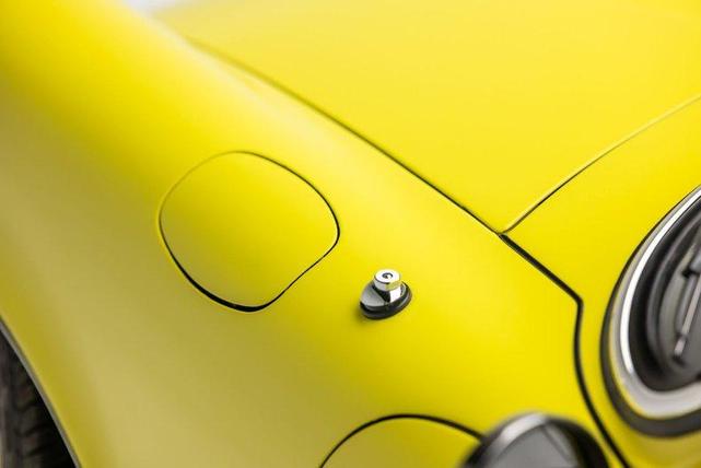 Photo of 1971 Light Yellow Porsche 911
