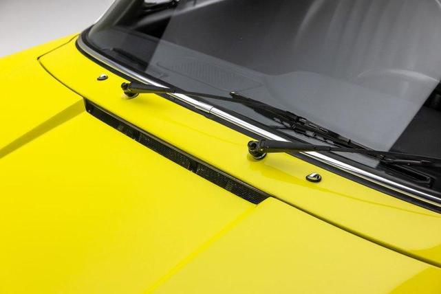 Photo of 1971 Light Yellow Porsche 911