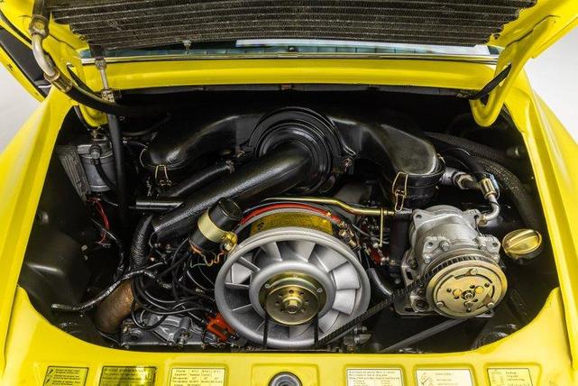 Photo of 1971 Light Yellow Porsche 911