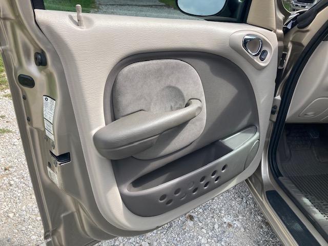 Photo of 2004 Pewter Chrysler PT Cruiser
