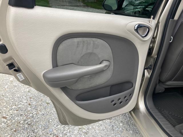Photo of 2004 Pewter Chrysler PT Cruiser