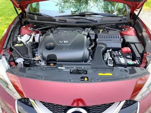 Photo of 2017 Maroon Nissan Maxima