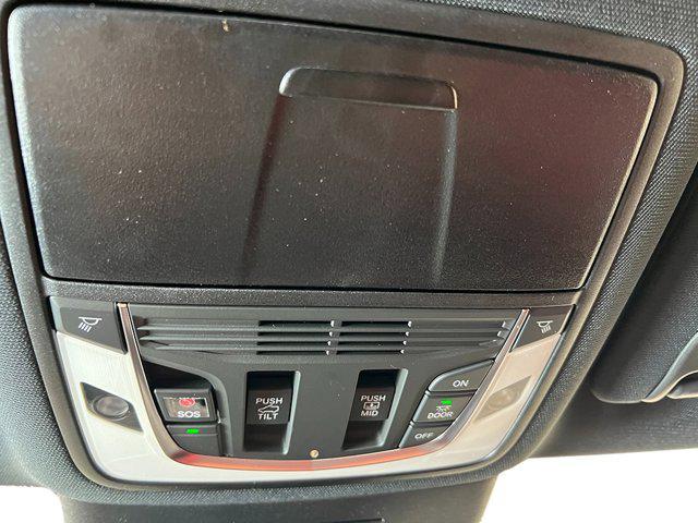 Photo of 2025 Majestic Black Pearl Acura MDX
