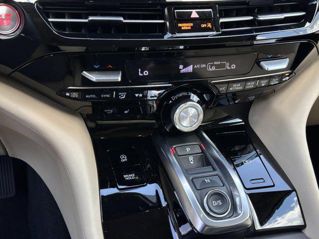 Photo of 2025 Platinum White Pearl Acura MDX