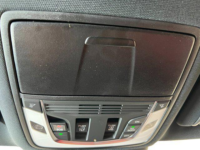 Photo of 2025 Majestic Black Pearl Acura MDX