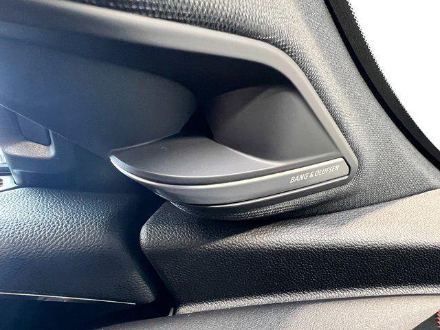 Photo of 2025 Majestic Black Pearl Acura MDX