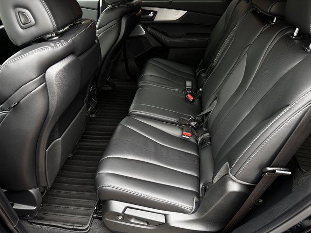 Photo of 2025 PLATINUM WHITE Acura MDX