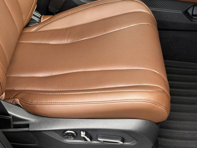 Photo of 2025 Majestic Black Pearl Acura MDX