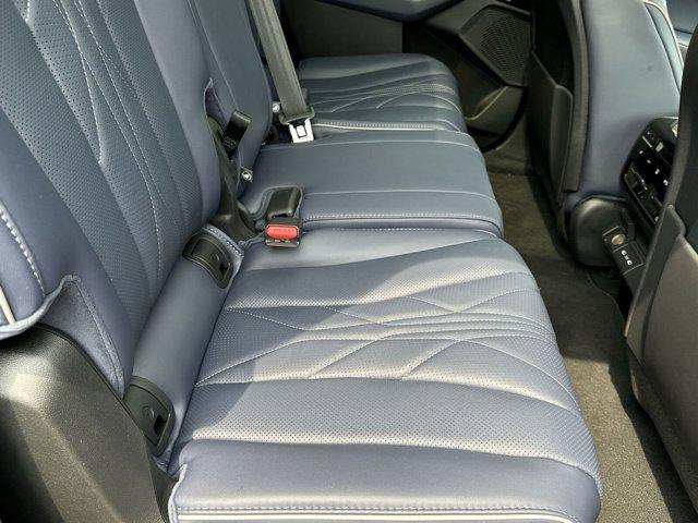 Photo of 2025 Lunar Silver Metallic Acura MDX