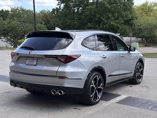 Photo of 2025 Lunar Silver Metallic Acura MDX
