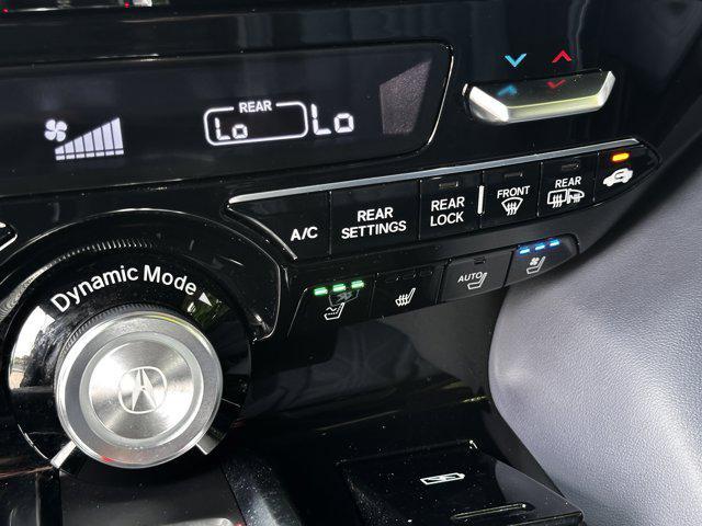Photo of 2025 Lunar Silver Metallic Acura MDX