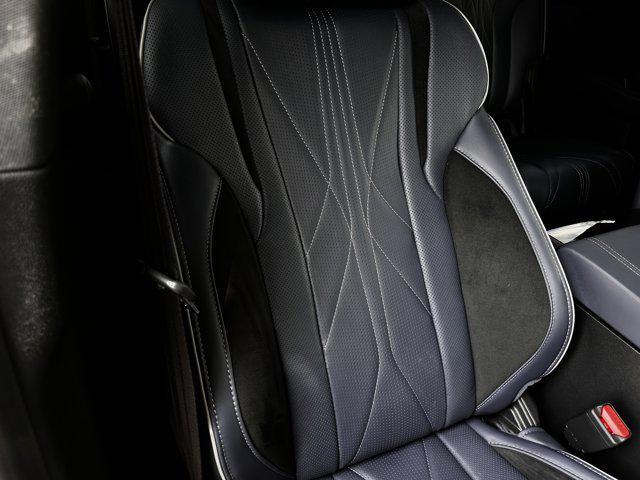 Photo of 2025 Lunar Silver Metallic Acura MDX