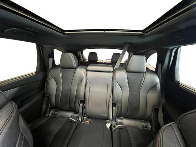 Photo of 2025 Lunar Silver Metallic Acura MDX