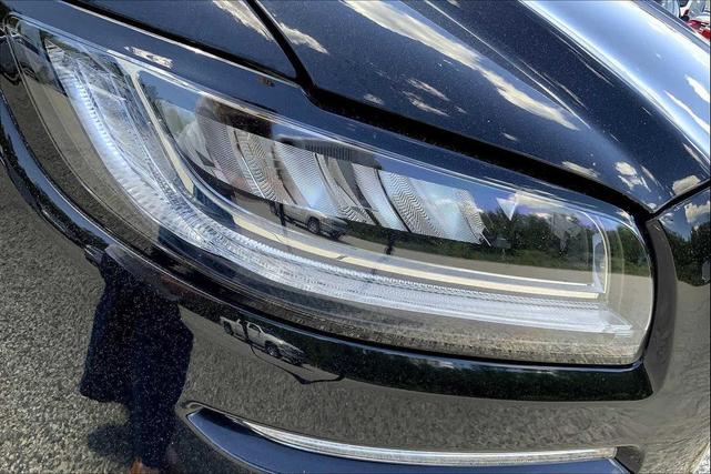 Photo of 2023 Infinite Black Metallic Clearcoat Lincoln Nautilus