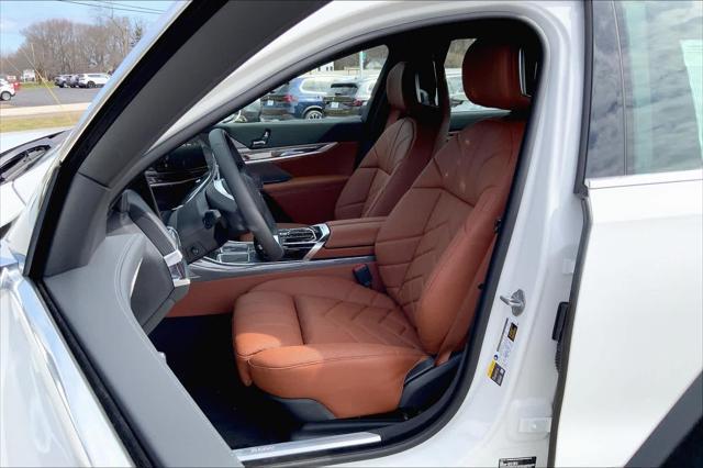Photo of 2024 White BMW i7