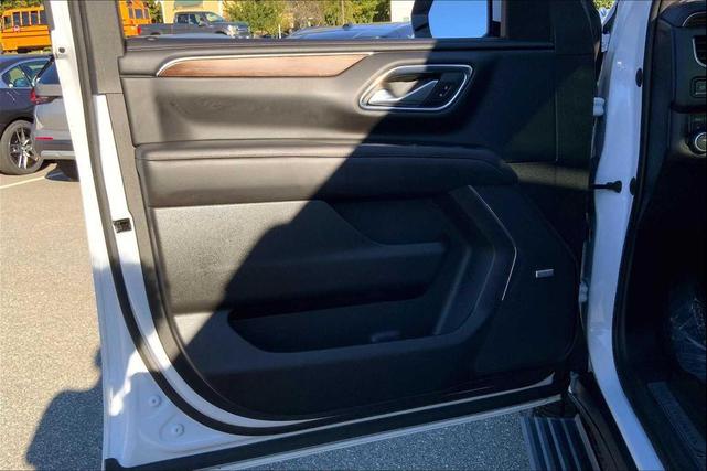 Photo of 2023 Summit White Chevrolet Tahoe
