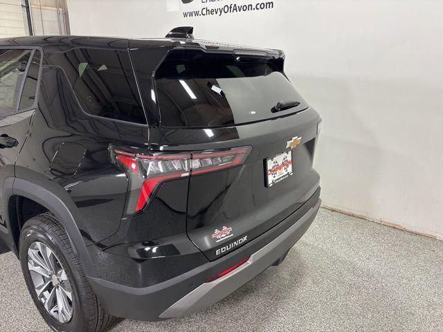 Photo of 2026 Mosaic Black Metallic Chevrolet Equinox