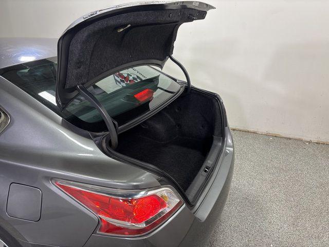Photo of 2015 Gun Metallic Nissan Altima
