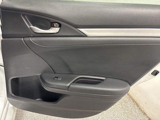 Photo of 2019 Platinum White Pearl Honda Civic