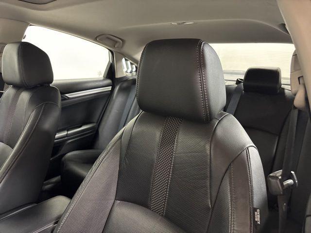 Photo of 2019 Platinum White Pearl Honda Civic
