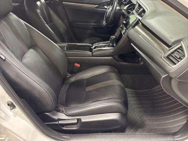 Photo of 2019 Platinum White Pearl Honda Civic