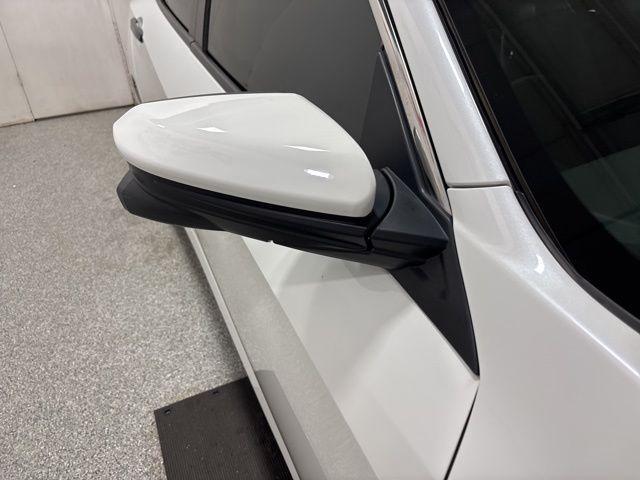 Photo of 2019 Platinum White Pearl Honda Civic