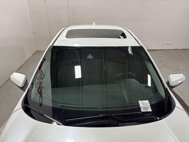 Photo of 2019 Platinum White Pearl Honda Civic