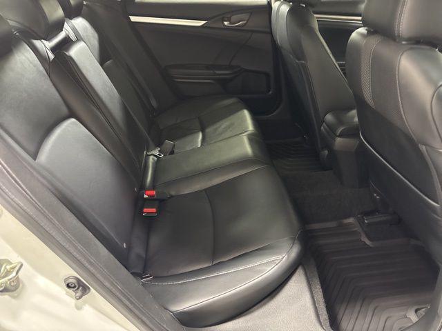 Photo of 2019 Platinum White Pearl Honda Civic