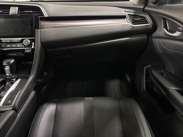 Photo of 2019 Platinum White Pearl Honda Civic