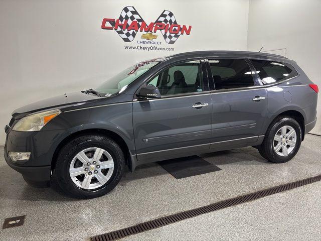 Photo of 2010 Cyber Gray Metallic Chevrolet Traverse