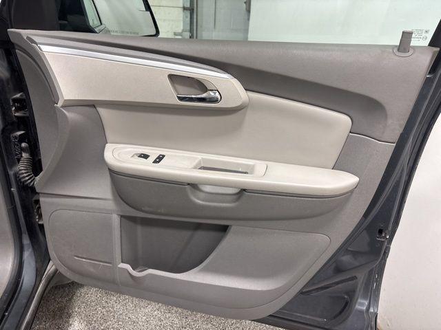 Photo of 2010 Cyber Gray Metallic Chevrolet Traverse