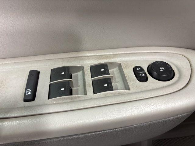 Photo of 2010 Cyber Gray Metallic Chevrolet Traverse