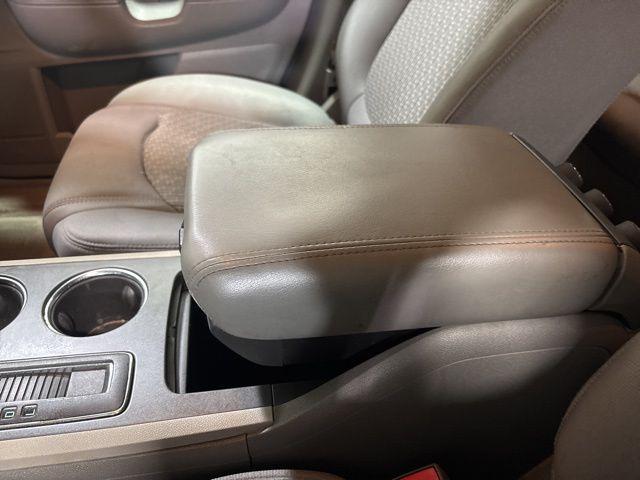 Photo of 2010 Cyber Gray Metallic Chevrolet Traverse