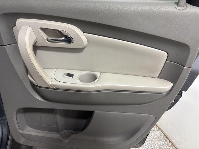 Photo of 2010 Cyber Gray Metallic Chevrolet Traverse