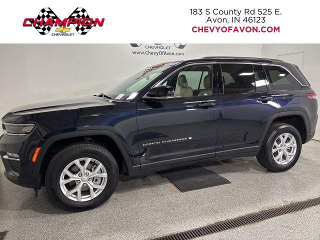 Photo of 2023 Midnight Sky Jeep Grand Cherokee